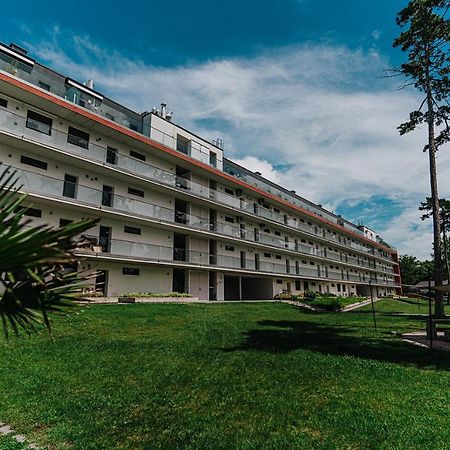 Butique Apartman Балатонлеле Екстериор снимка