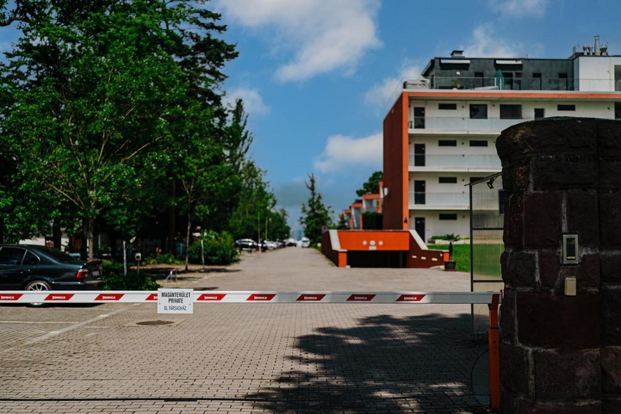 Butique Apartman Балатонлеле Екстериор снимка