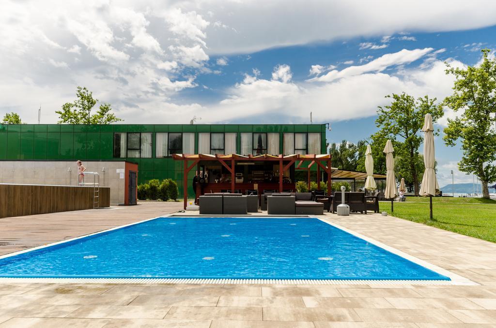 Butique Apartman Балатонлеле Екстериор снимка